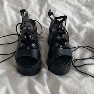 Platform sandals - great condition !